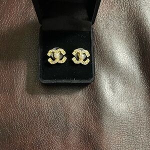 Gold tone faux pearl and CZ Women's Earrings NEW Box not included.